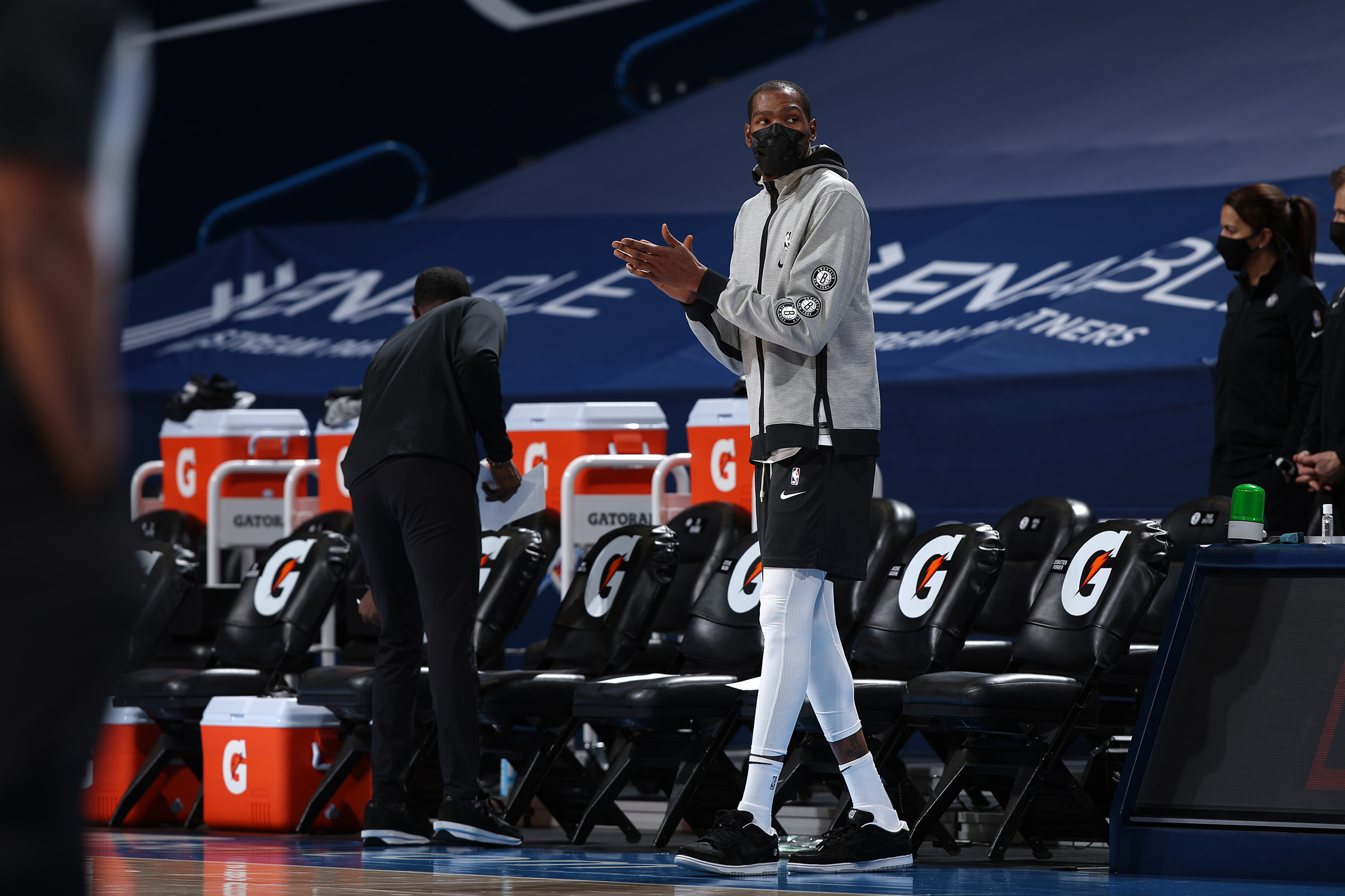 球多以双中 球多以双中